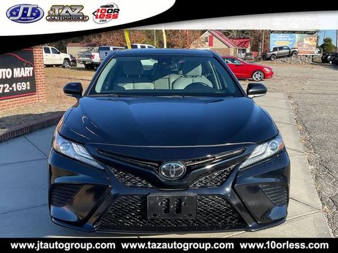 Used 2019 Toyota Camry XSE FWD image 2