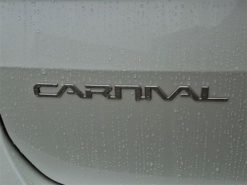 Certified 2023 Kia Carnival SX Prestige image 31