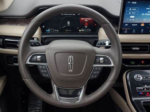 Certified 2022 Lincoln Nautilus Reserve image 27