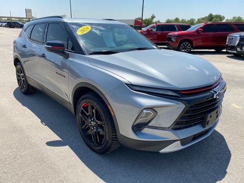 Used 2024 Chevrolet Blazer LT w/ Sound & Technology Package FWD image 8