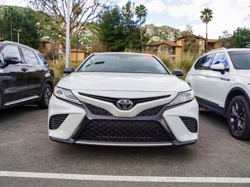 Used 2020 Toyota Camry XSE image 6