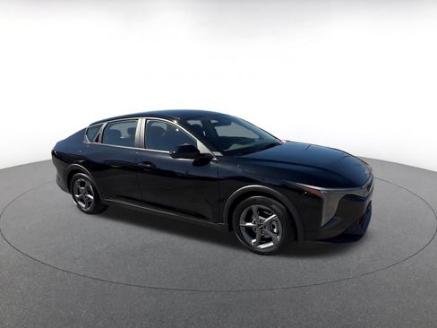 Used 2025 Kia K4 FWD image 2