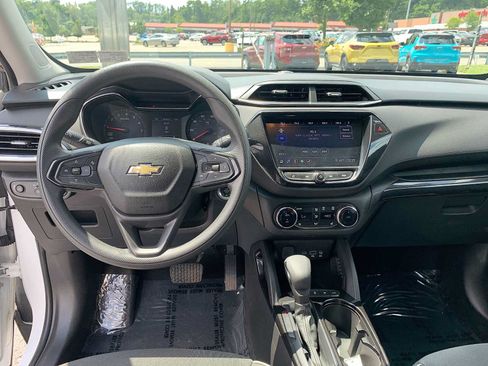 Certified 2022 Chevrolet TrailBlazer LT w/ Convenience Package AWD/4WD image 19