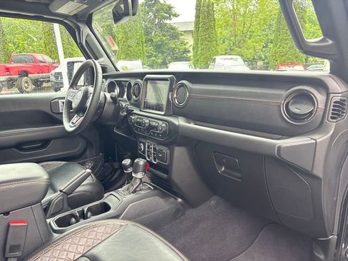 Used 2023 Jeep Gladiator Overland AWD/4WD image 23