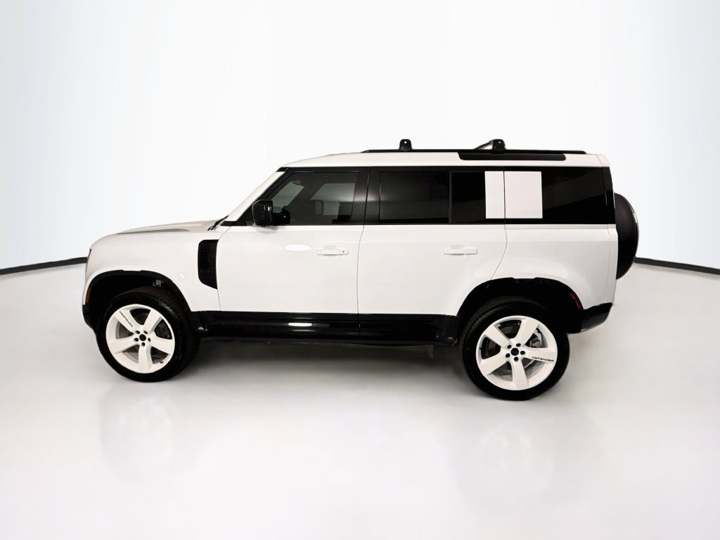 Used 2026 Land Rover Defender 110 X-Dynamic SE AWD/4WD image 8