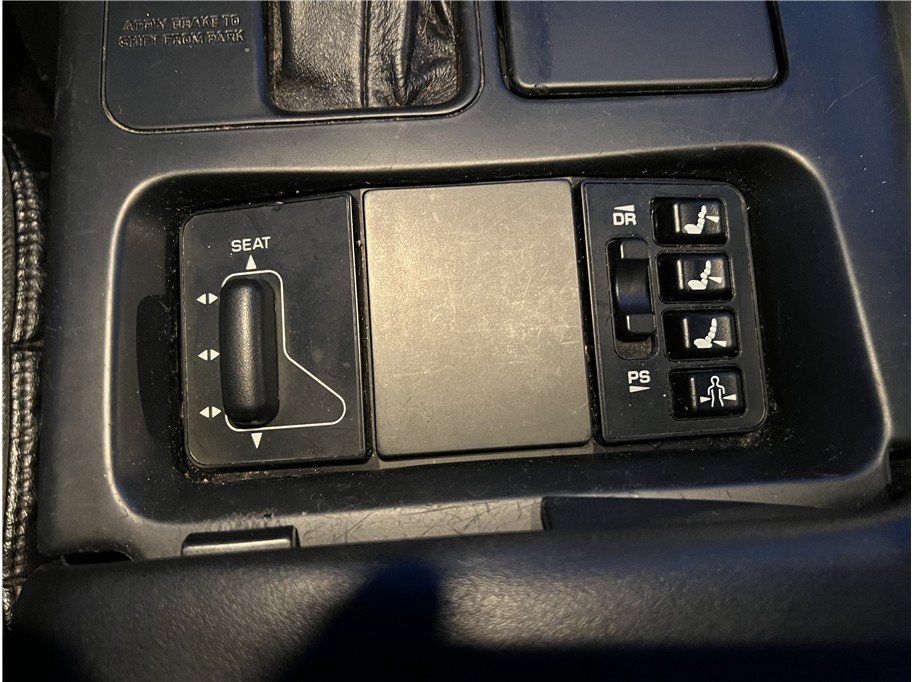 Used 1994 Chevrolet Corvette Coupe RWD image 15
