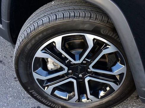 Used 2022 Jeep Compass Limited image 31