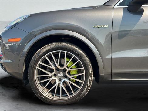 Used 2019 Porsche Cayenne E-Hybrid AWD/4WD image 45
