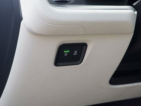 Certified 2025 Porsche Cayenne Coupe image 29