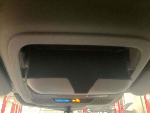 Used 2022 Ford Explorer XLT w/ Class IV Trailer Tow Package image 30