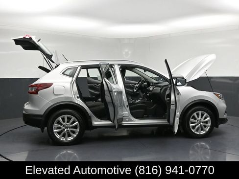 Used 2021 Nissan Rogue Sport SV AWD/4WD image 34