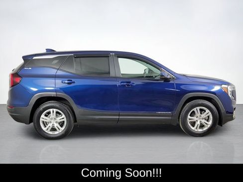 Used 2022 GMC Terrain SLE image 2