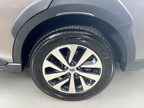 Used 2024 Subaru Outback Premium AWD/4WD image 29