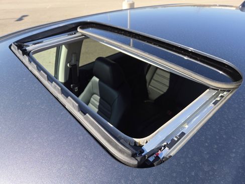 Used 2023 Honda CR-V EX-L image 4