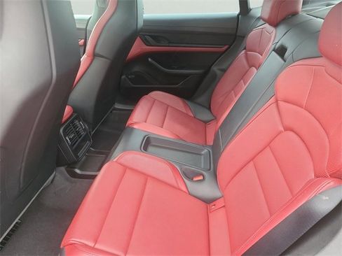 Used 2023 Porsche Taycan image 12
