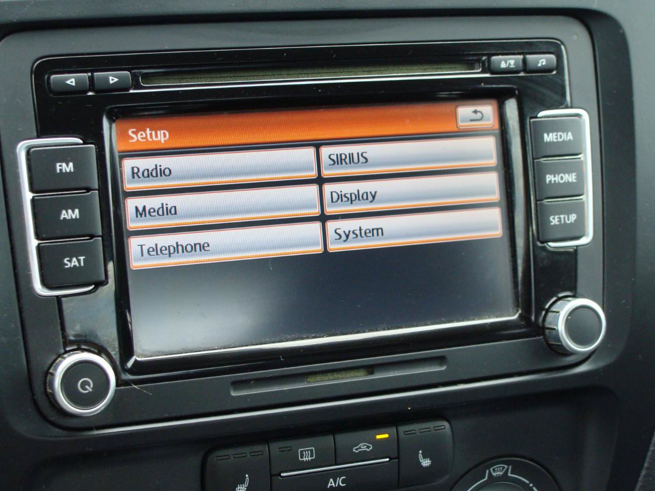 Used 2013 Volkswagen Jetta SE FWD image 18
