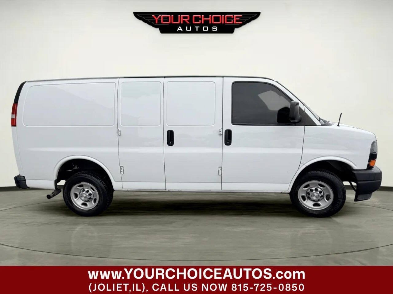 Used 2018 Chevrolet Express 2500 RWD image 9