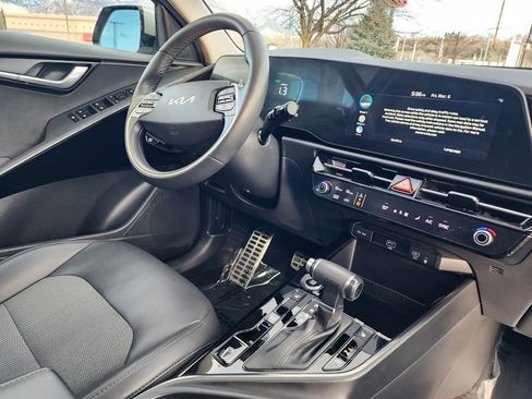 Certified 2023 Kia Niro EX Touring image 17