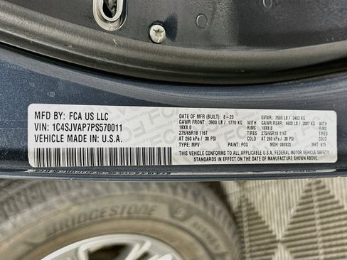 Used 2023 Jeep Wagoneer 4WD image 12