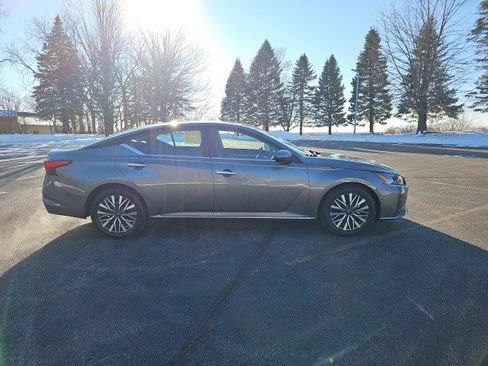Used 2023 Nissan Altima 2.5 SV image 7