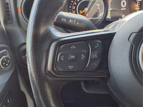 Used 2024 Jeep Gladiator Mojave w/ Technology Group AWD/4WD image 26