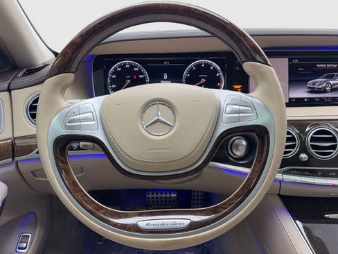 Used 2015 Mercedes-Benz S 550 Sedan w/ Sport Package w/ Sport Package image 19