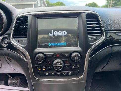 Used 2018 Jeep Grand Cherokee Trailhawk w/ Trailhawk Luxury Group AWD/4WD image 25
