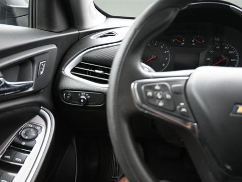 Used 2024 Chevrolet Malibu LT FWD image 19
