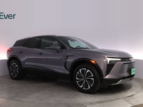 Used 2024 Chevrolet Blazer EV LT AWD/4WD image 14