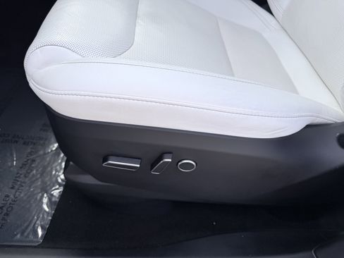Used 2023 Tesla Model X image 36