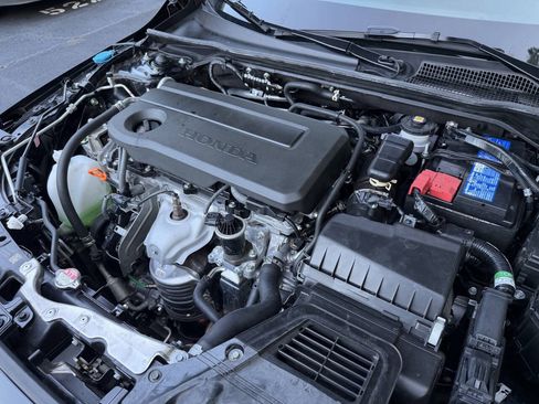 Used 2025 Honda Civic LX image 17
