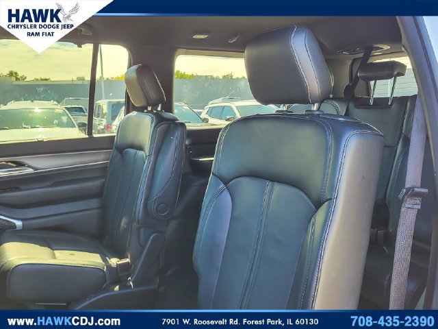 Certified 2025 Jeep Wagoneer Series II w/ Convenience Group I AWD/4WD image 11
