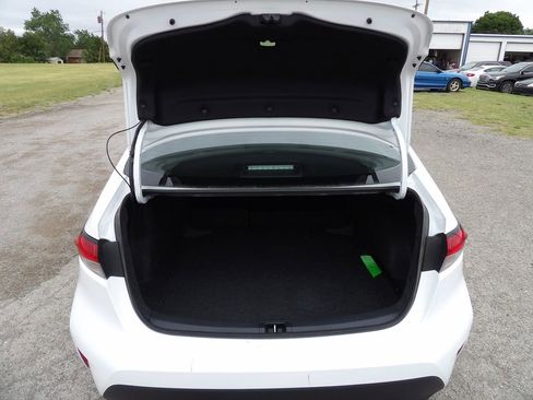 Used 2025 Toyota Corolla LE FWD image 9