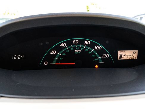 Used 2008 Toyota Yaris 2-Door Hatchback FWD image 34