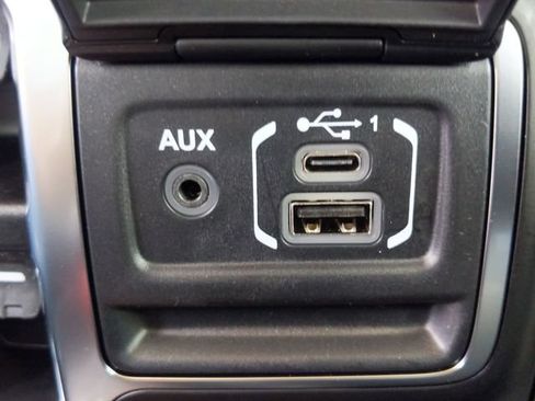 Used 2023 Jeep Gladiator Rubicon w/ Trailer Tow Package AWD/4WD image 23