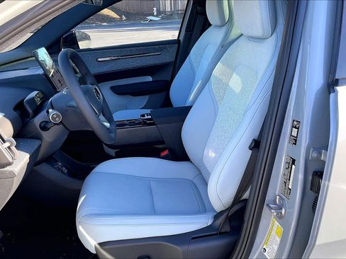 New 2025 Volvo EX30 Ultra w/ Protection Package Premier image 11