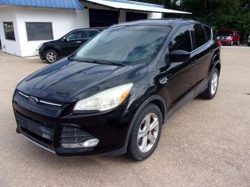 Used 2016 Ford Escape SE FWD image 2