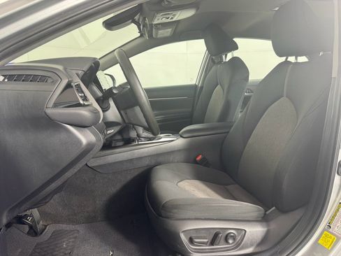 Used 2021 Toyota Camry LE image 16