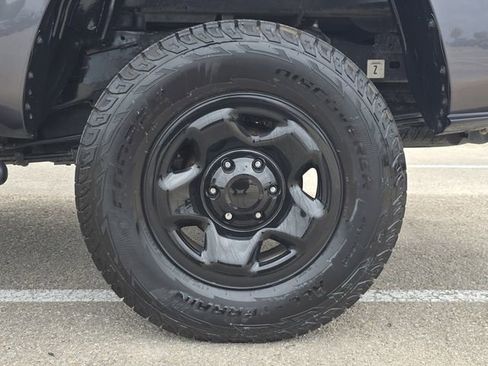 Used 2020 Toyota Tacoma SR w/ SR Convenience Package image 32