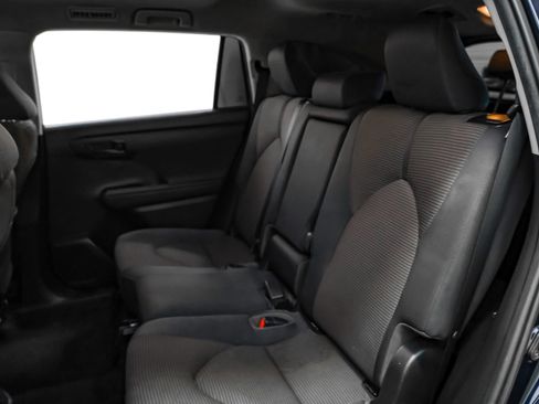 Used 2020 Toyota Highlander L FWD image 38
