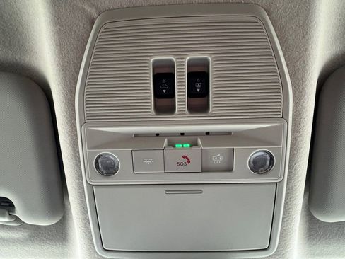 New 2026 Nissan Kicks SR image 7