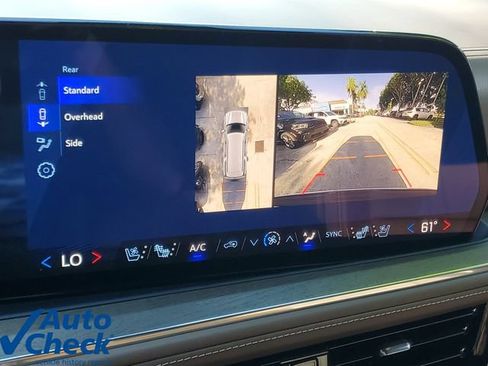 Used 2026 Chevrolet Suburban High Country RWD image 29