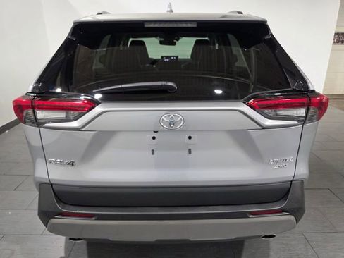 Used 2022 Toyota RAV4 Limited AWD/4WD image 4
