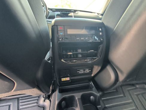 Used 2021 Jeep Grand Cherokee L Limited AWD/4WD image 14