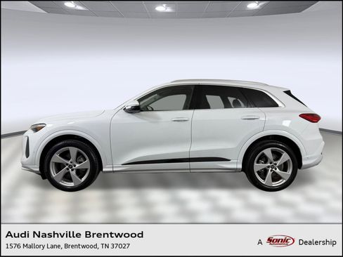 New 2025 Audi Q5 Prestige image 1