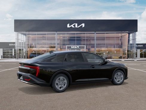 New 2025 Kia K4 LX image 7