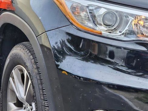 Used 2015 Toyota Highlander XLE FWD image 4
