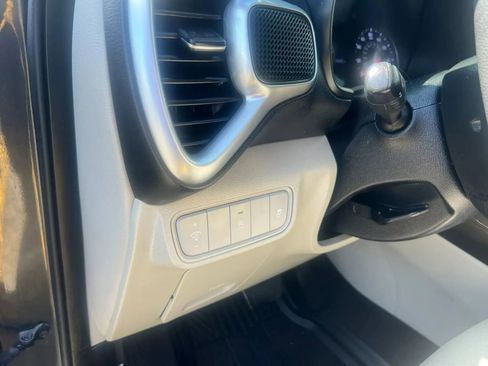 Used 2020 Kia Soul LX image 14