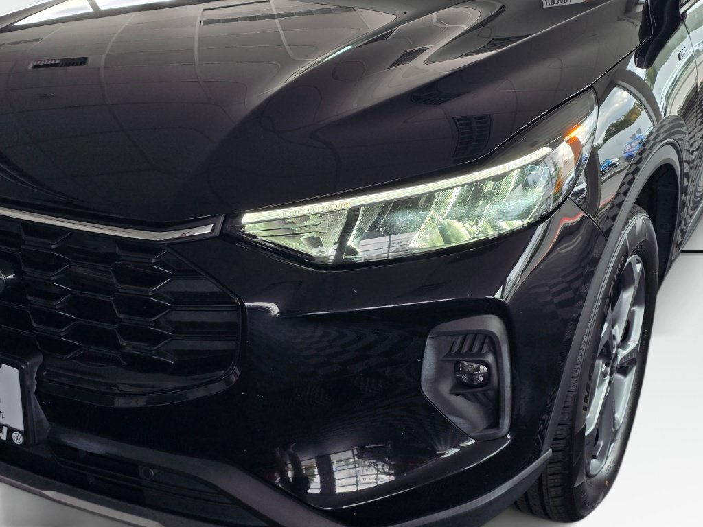 Used 2025 Ford Escape ST-Line Select AWD/4WD image 10