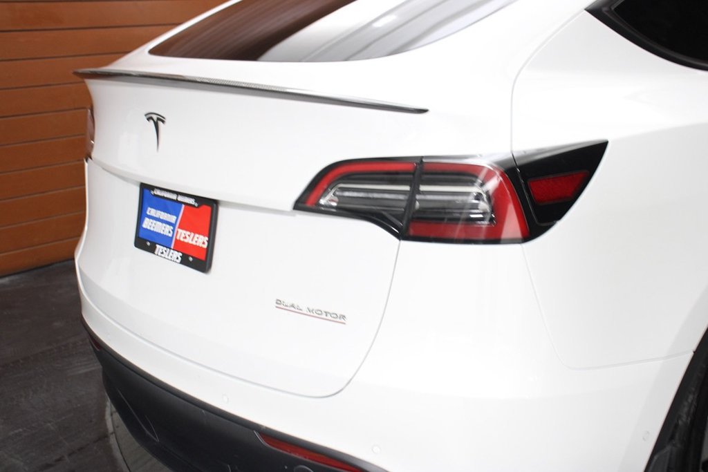 Used 2022 Tesla Model Y Performance AWD/4WD image 9